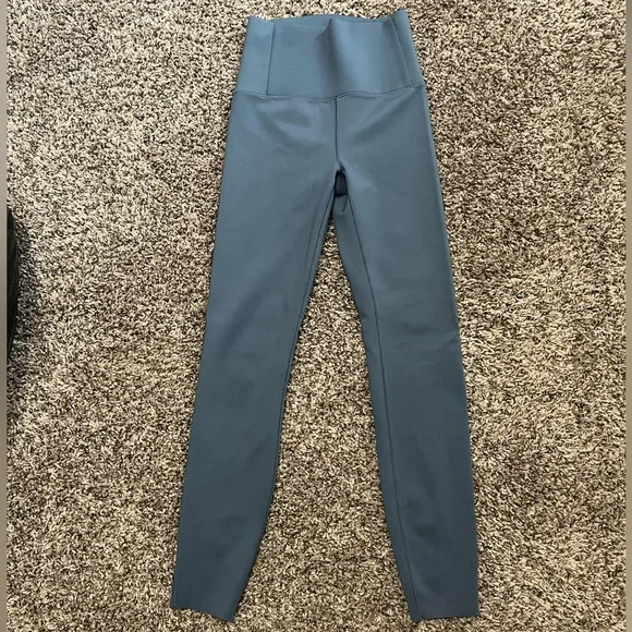 Vuori ‘Evolve’ blue colored leggings women’s size XS - Picture 3 of 5